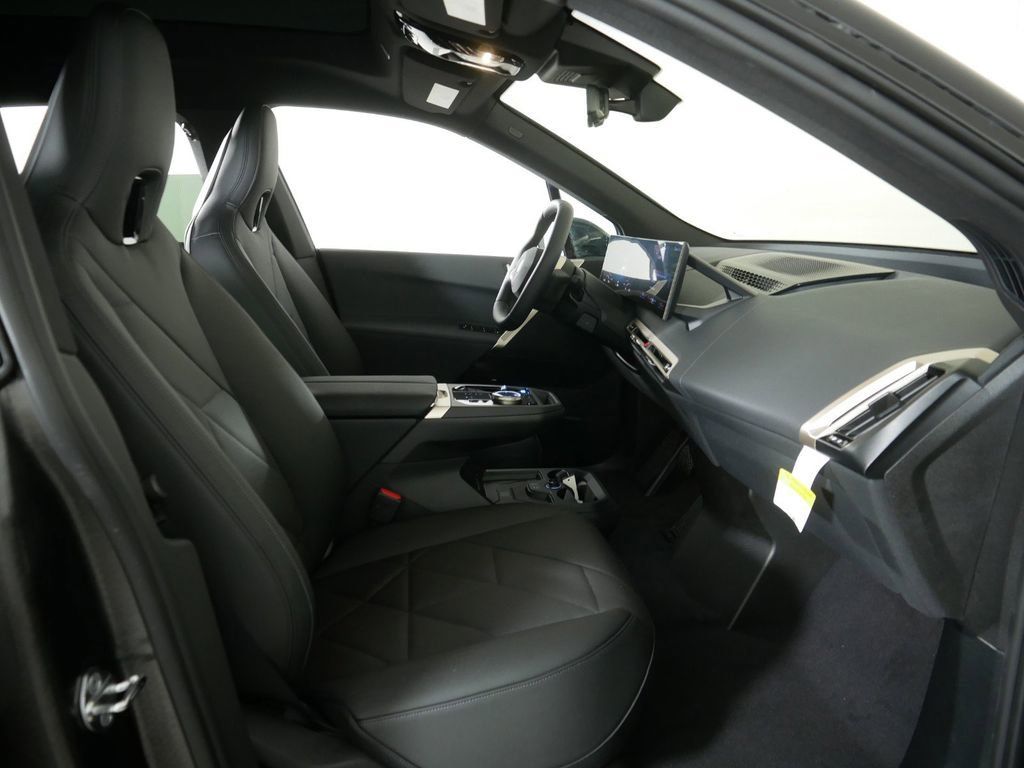 Thumbnail: 2025 BMW iX - 9