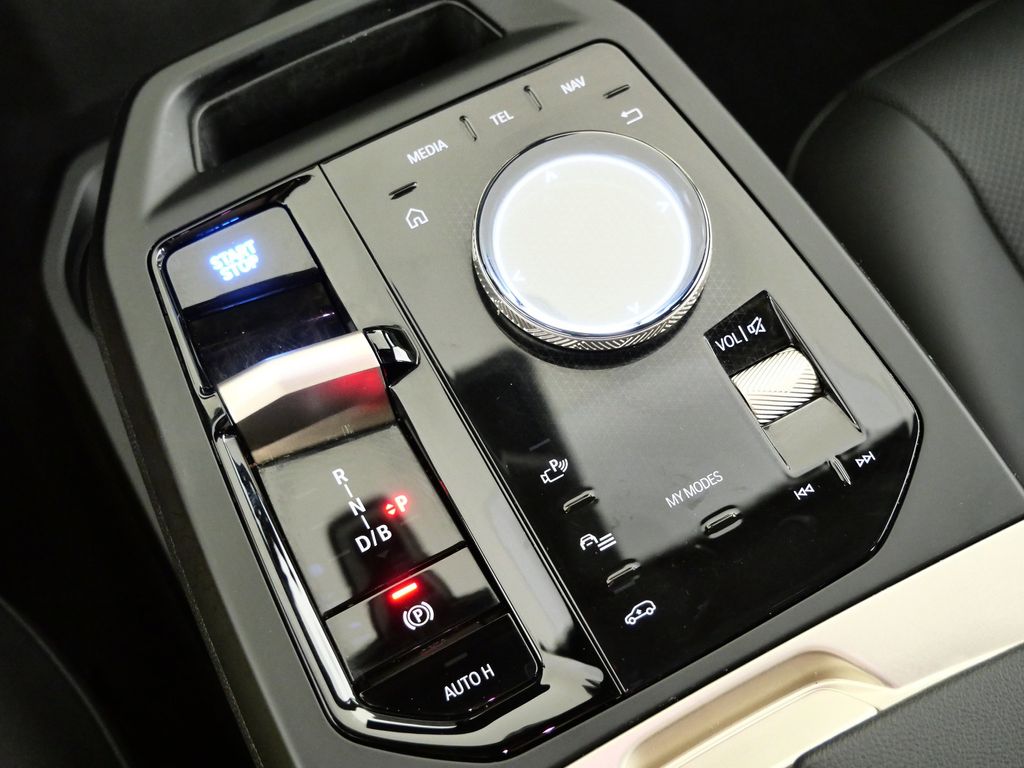 Thumbnail: 2022 BMW iX - 51