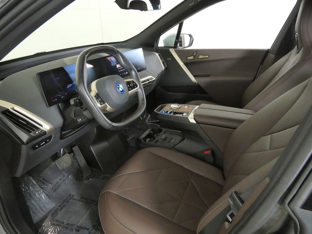 Thumbnail: 2024 BMW iX - 11