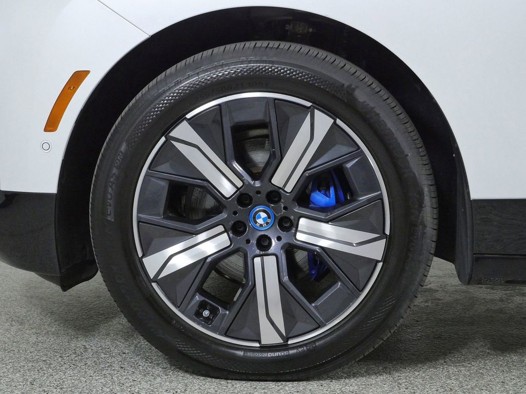 Thumbnail: 2024 BMW iX - 27