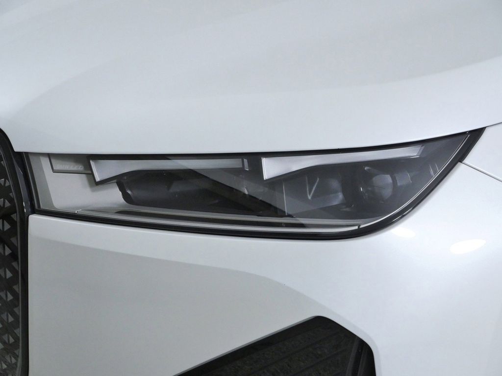Thumbnail: 2024 BMW iX - 18