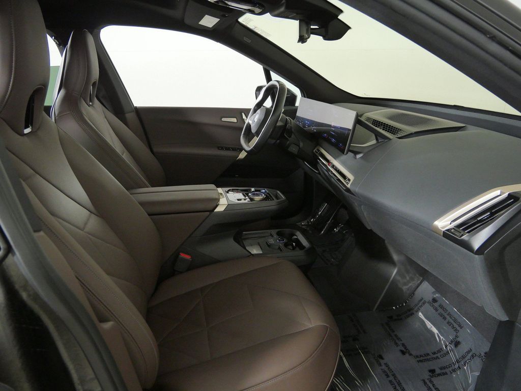 Thumbnail: 2024 BMW iX - 9