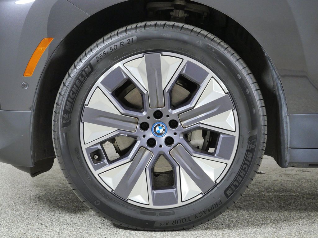 Thumbnail: 2024 BMW iX - 25