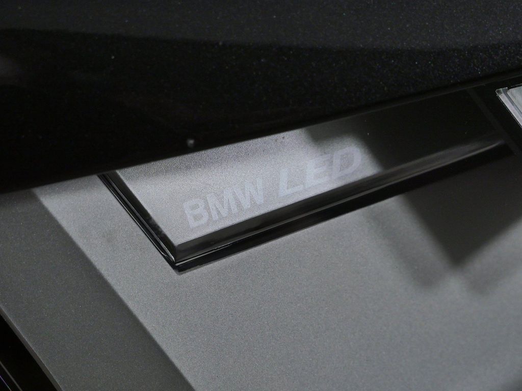 Thumbnail: 2024 BMW iX - 12