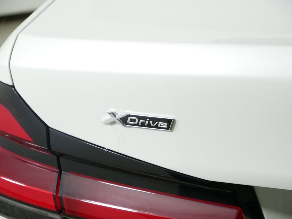 2021 BMW 5 Series 530xi 23