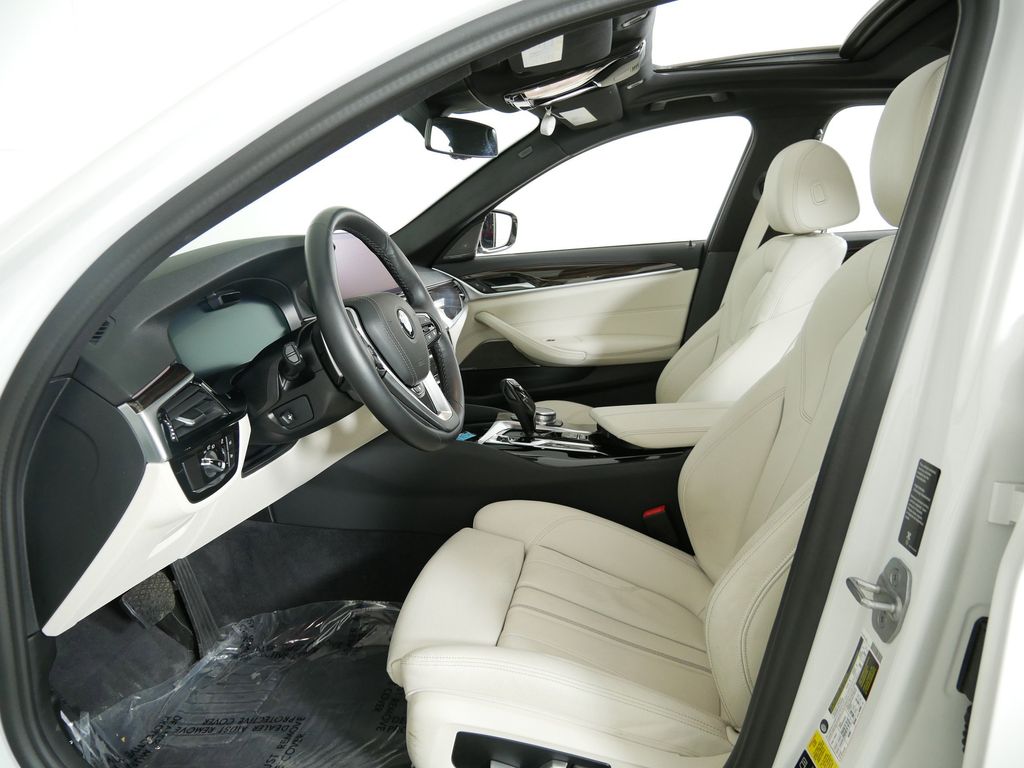 2021 BMW 5 Series 530xi 36