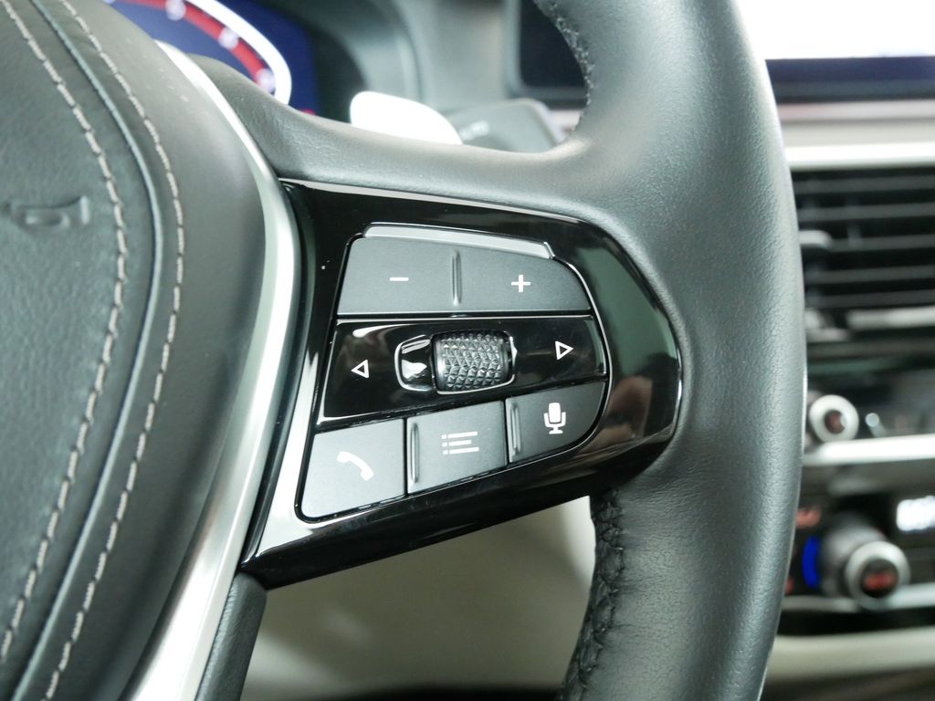 2021 BMW 5 Series 530xi 43