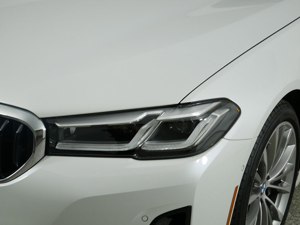 2021 BMW 5 Series 530xi 26
