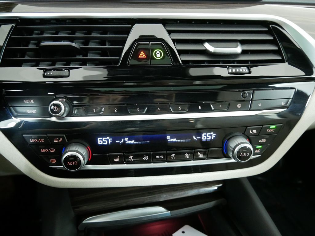 2021 BMW 5 Series 530xi 49