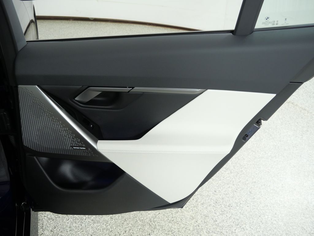 Thumbnail: 2026 BMW 5 Series - 30