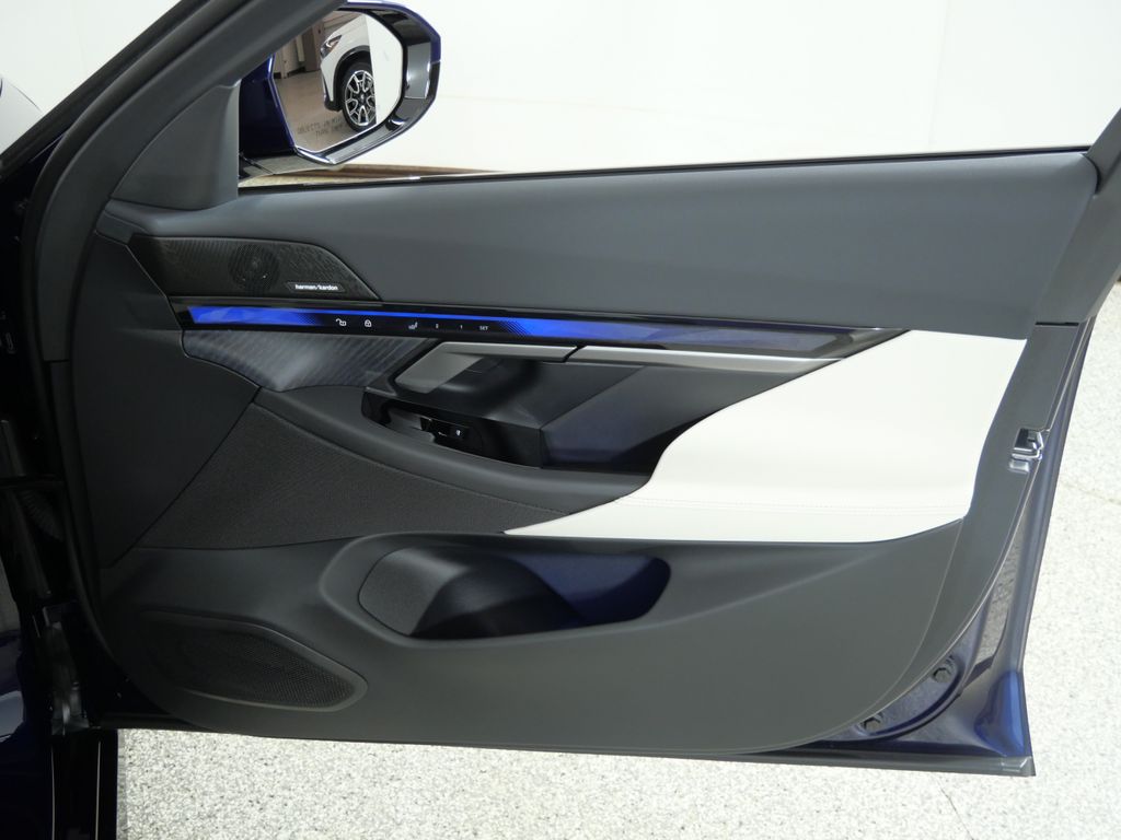 Thumbnail: 2026 BMW 5 Series - 28