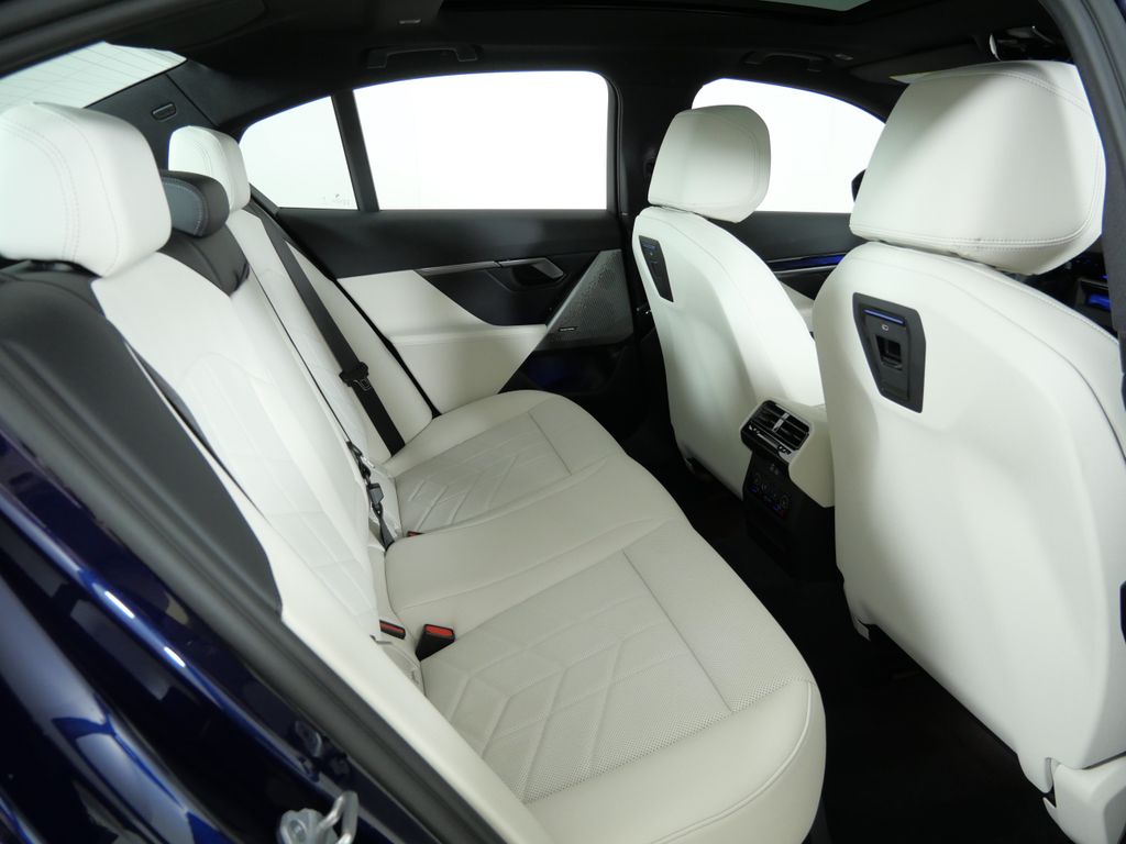 Thumbnail: 2026 BMW 5 Series - 11