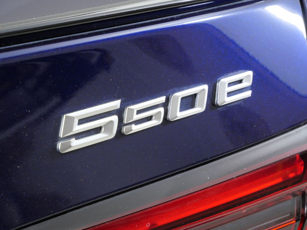 Thumbnail: 2026 BMW 5 Series - 23