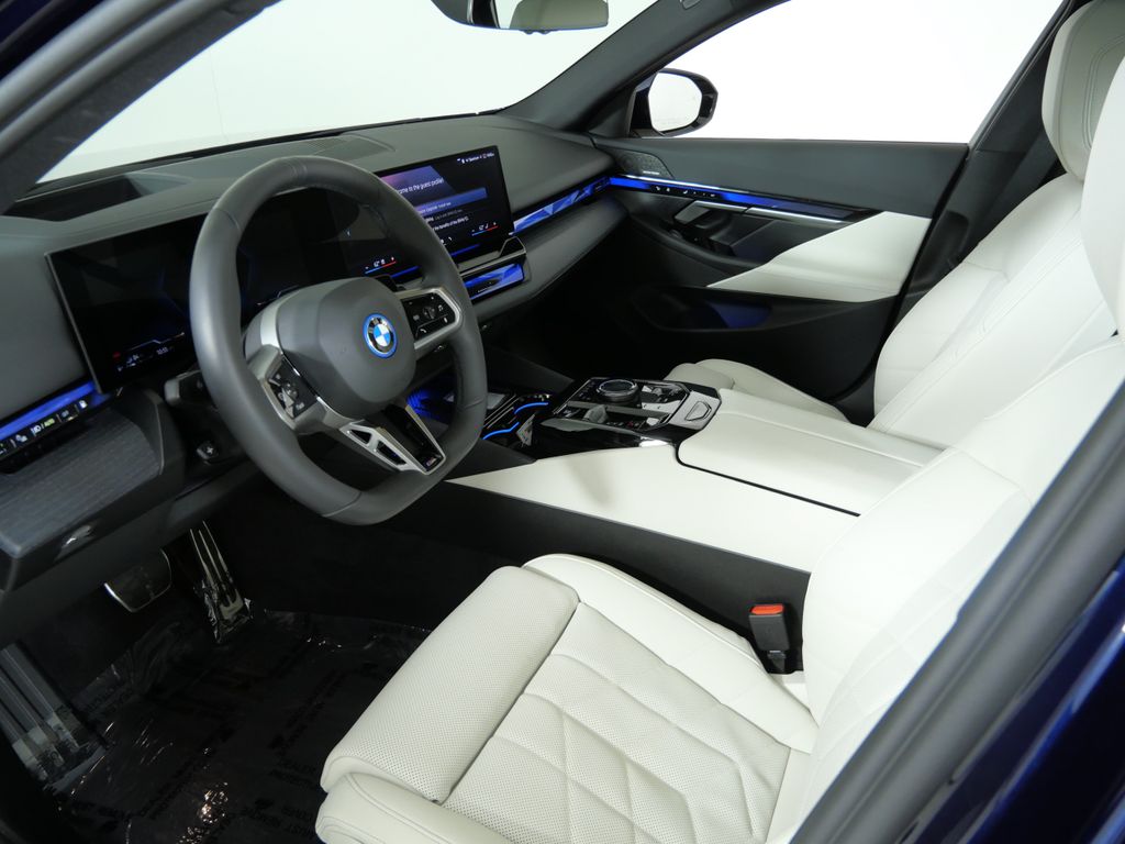 Thumbnail: 2026 BMW 5 Series - 37