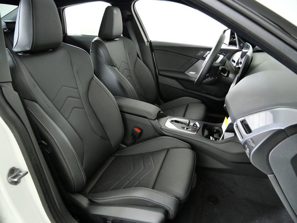 Thumbnail: 2026 BMW 2 Series - 10