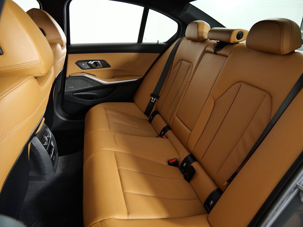 Thumbnail: 2026 BMW 3 Series - 36