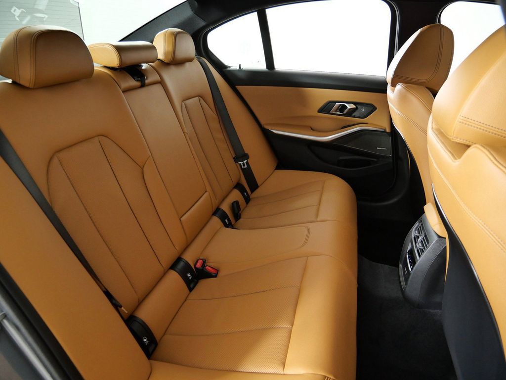 Thumbnail: 2026 BMW 3 Series - 32
