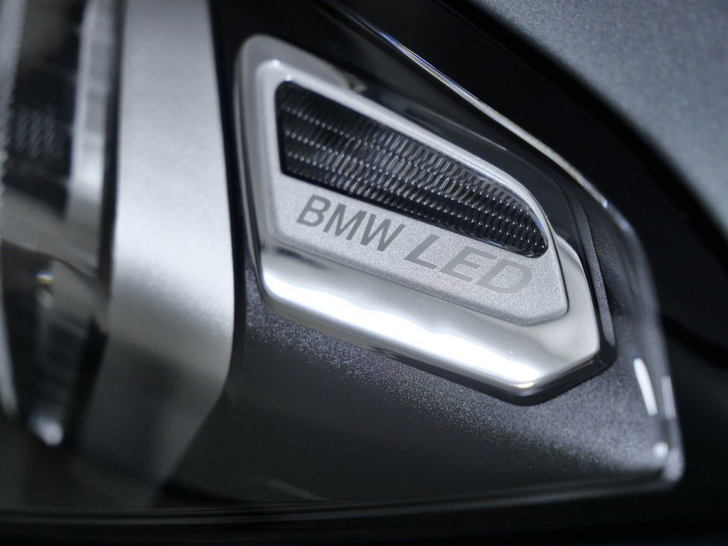Thumbnail: 2026 BMW 3 Series - 18