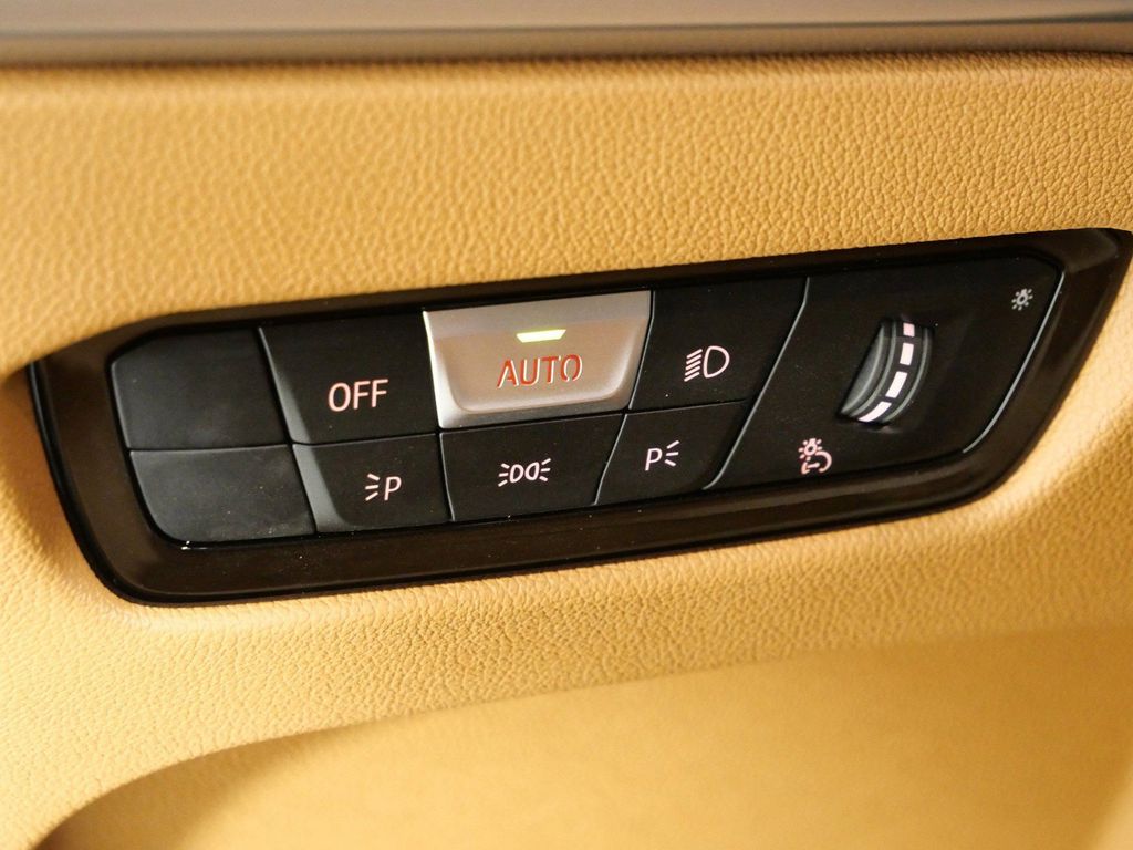 Thumbnail: 2026 BMW 3 Series - 42