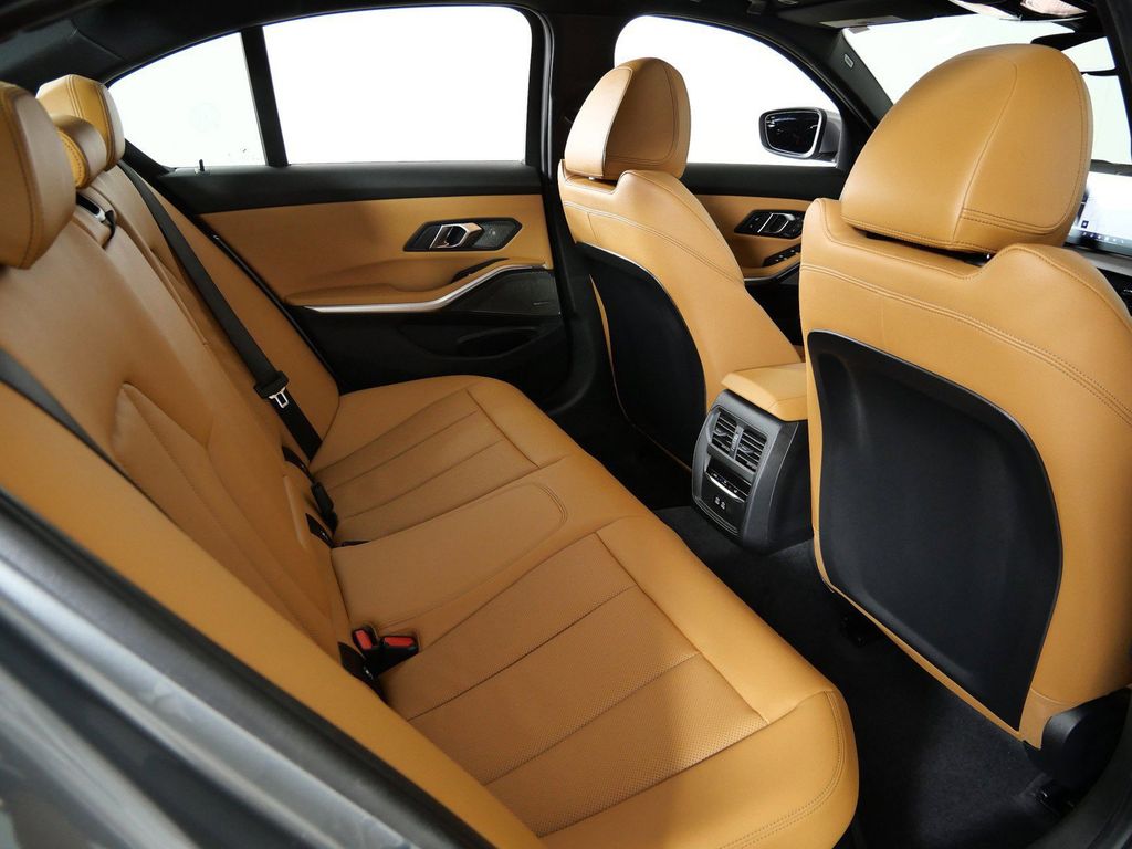 Thumbnail: 2026 BMW 3 Series - 11