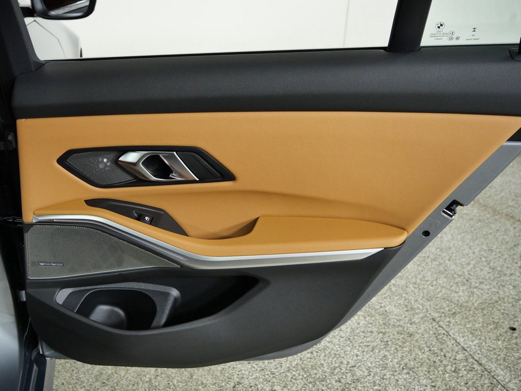 Thumbnail: 2026 BMW 3 Series - 31