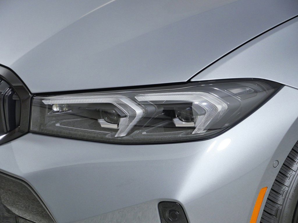 Thumbnail: 2026 BMW 3 Series - 16