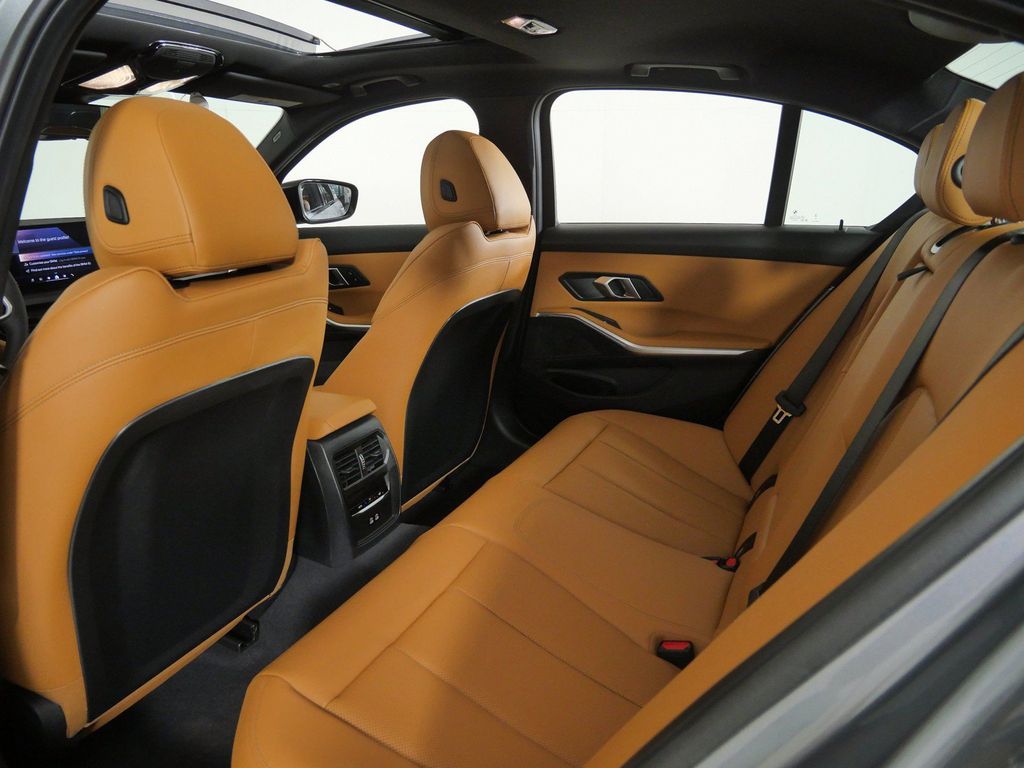 Thumbnail: 2026 BMW 3 Series - 33