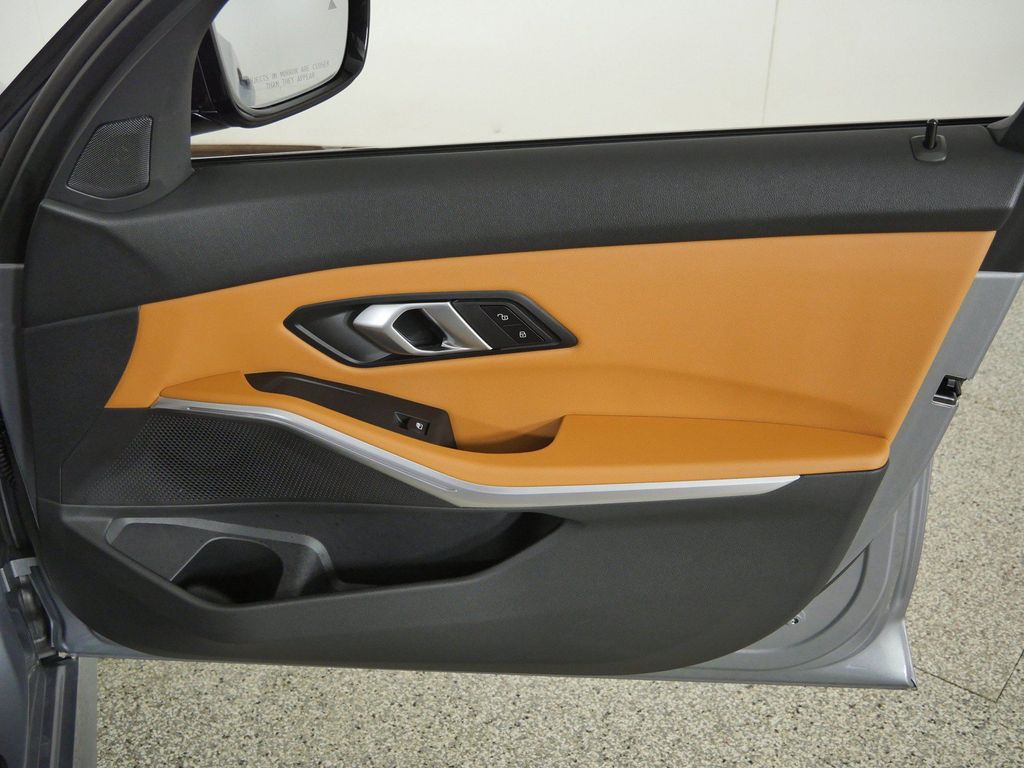 Thumbnail: 2026 BMW 3 Series - 26