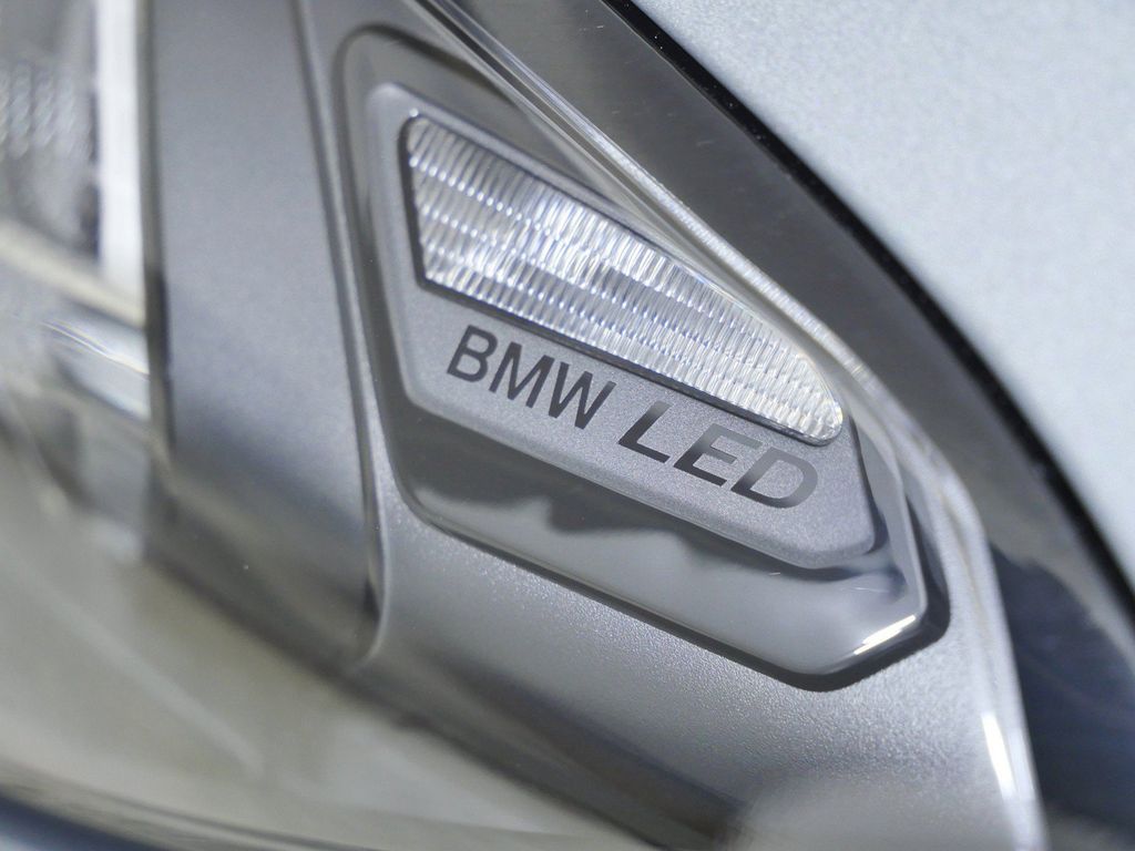 Thumbnail: 2026 BMW 3 Series - 7