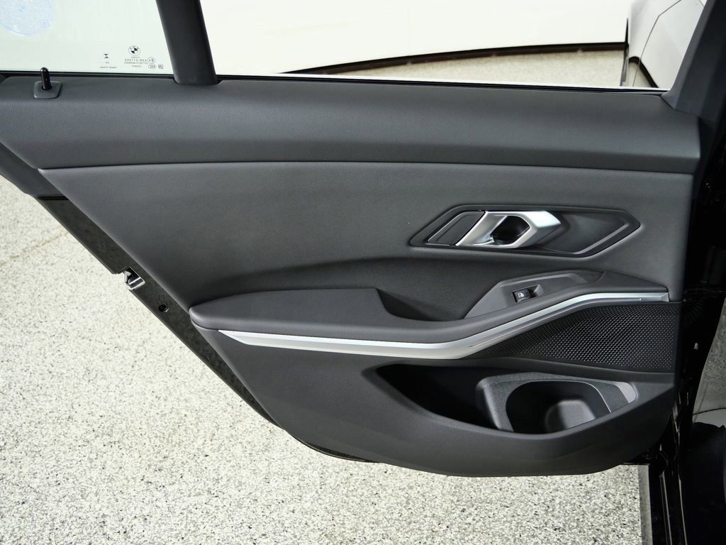Thumbnail: 2026 BMW 3 Series - 32