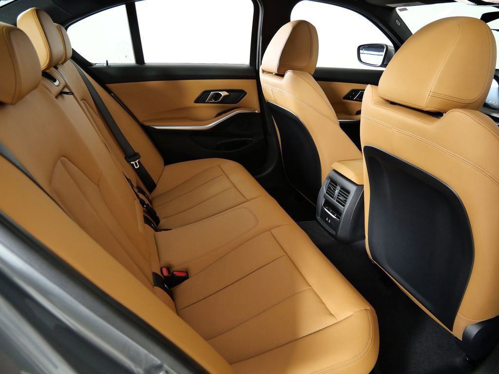Thumbnail: 2026 BMW 3 Series - 11