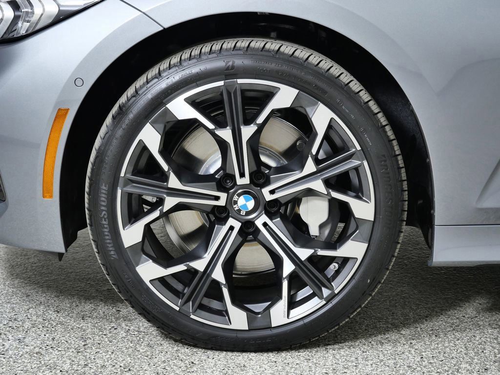 Thumbnail: 2026 BMW 3 Series - 8