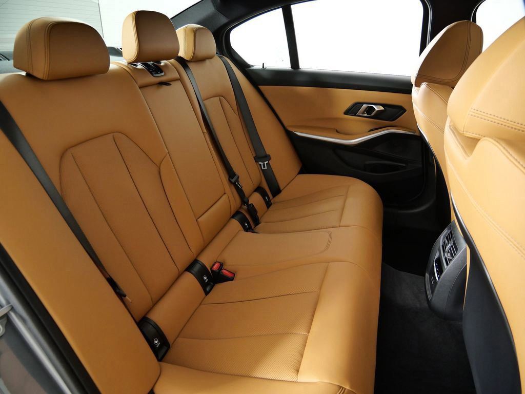 Thumbnail: 2026 BMW 3 Series - 30