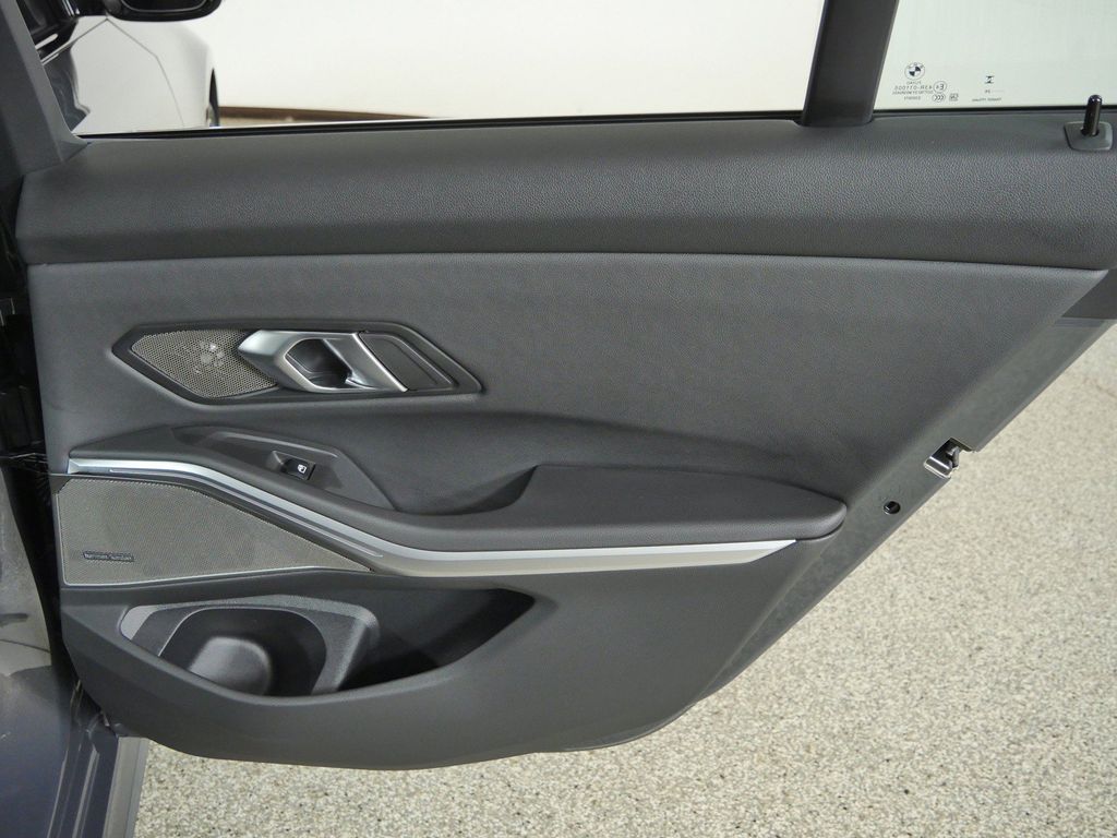 Thumbnail: 2026 BMW 3 Series - 30