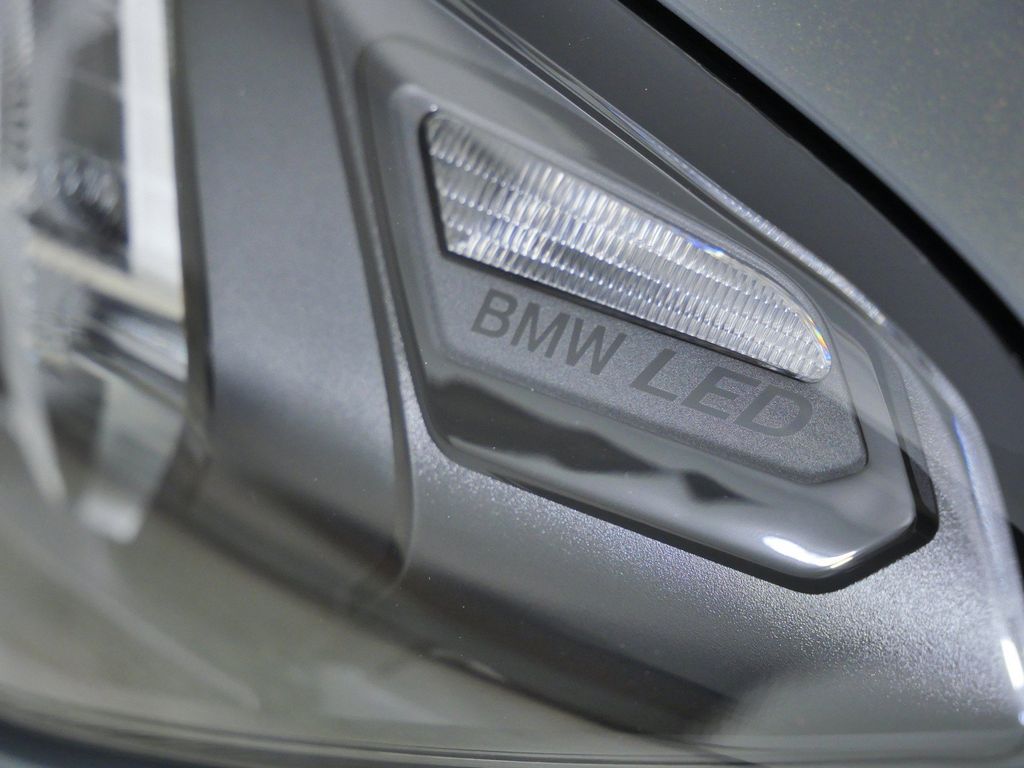 Thumbnail: 2026 BMW 3 Series - 18