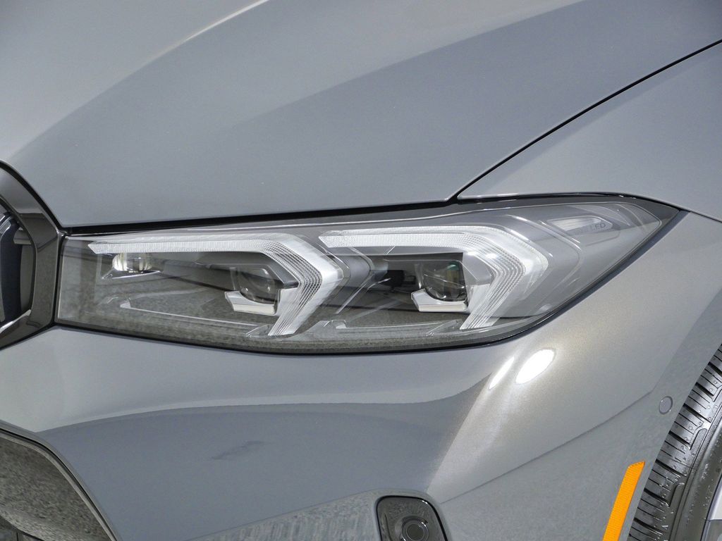 Thumbnail: 2026 BMW 3 Series - 17