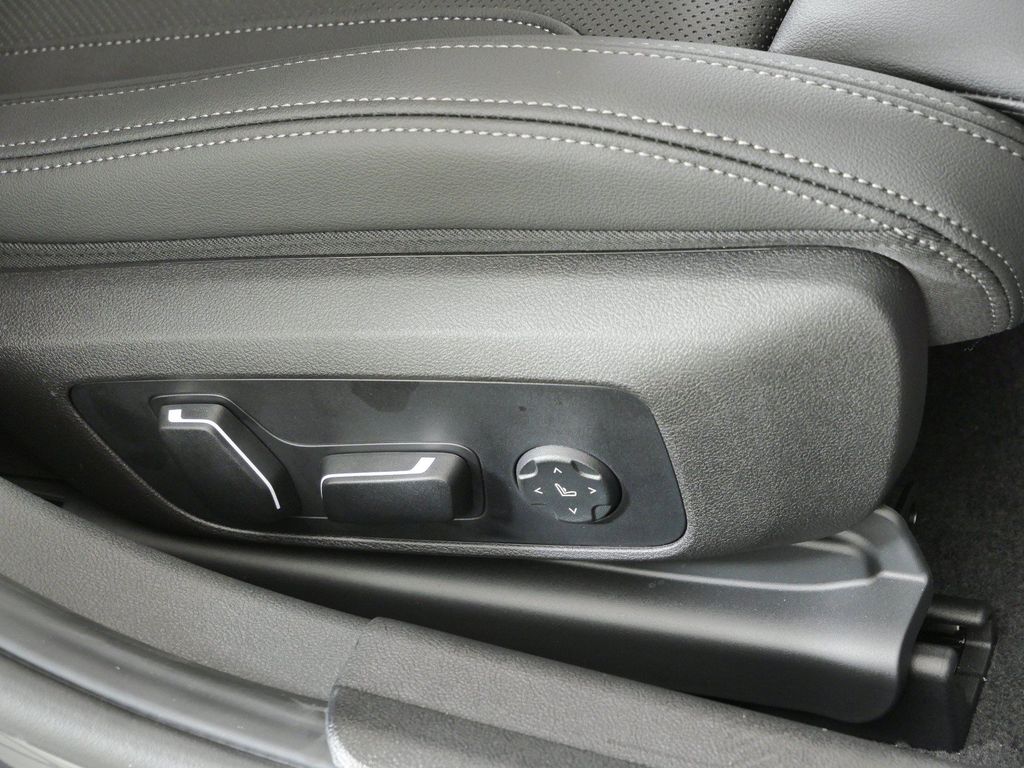 Thumbnail: 2026 BMW 3 Series - 28