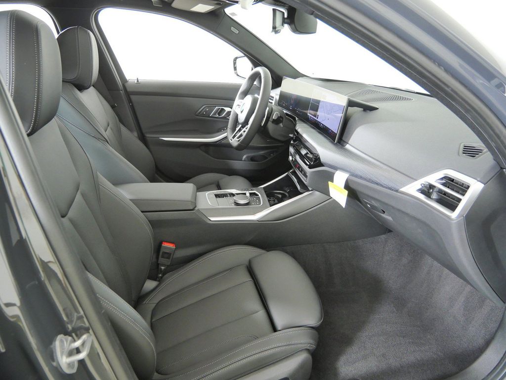 Thumbnail: 2026 BMW 3 Series - 9