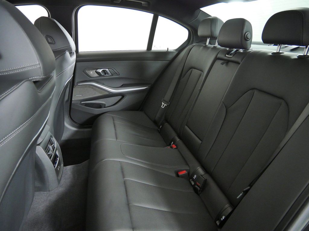 Thumbnail: 2026 BMW 3 Series - 35