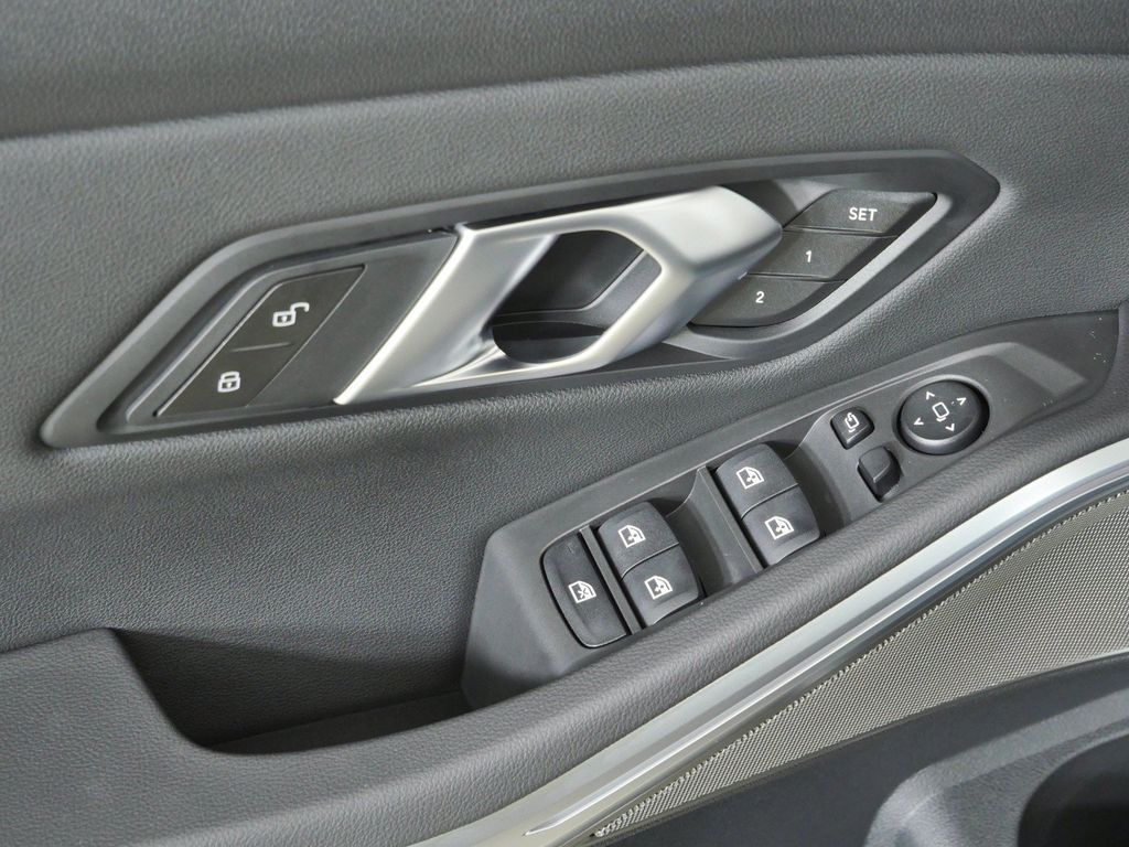 Thumbnail: 2026 BMW 3 Series - 39