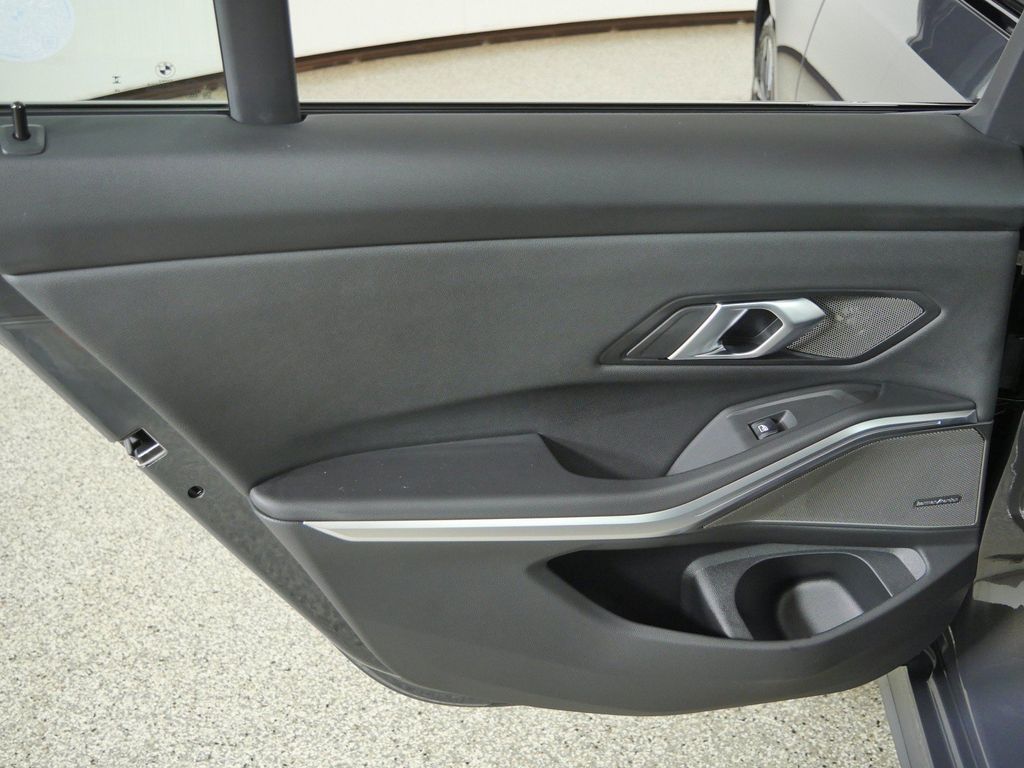 Thumbnail: 2026 BMW 3 Series - 33