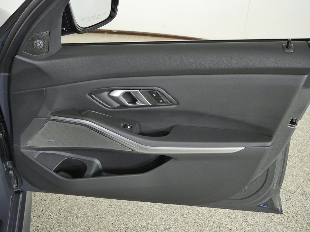 Thumbnail: 2026 BMW 3 Series - 27