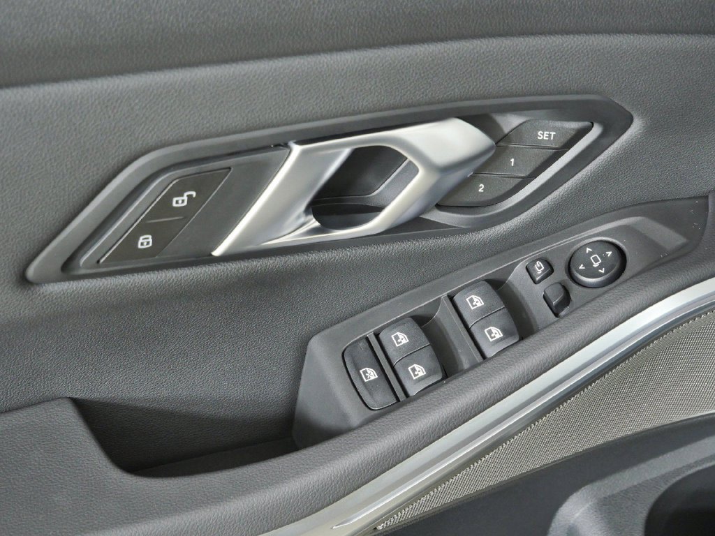 Thumbnail: 2026 BMW 3 Series - 39