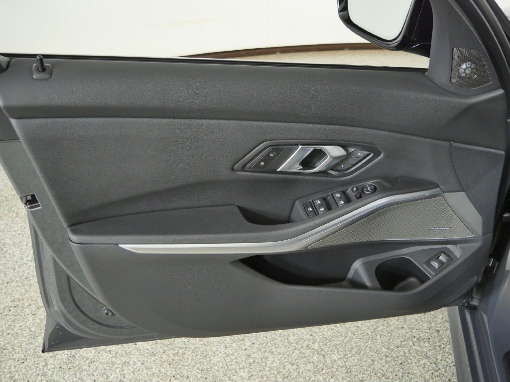 Thumbnail: 2026 BMW 3 Series - 36