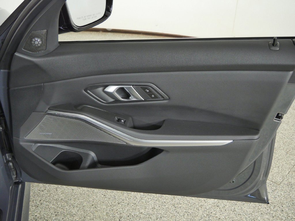 Thumbnail: 2026 BMW 3 Series - 27