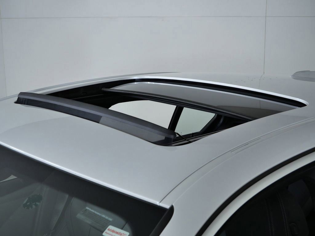Thumbnail: 2026 BMW 3 Series - 26