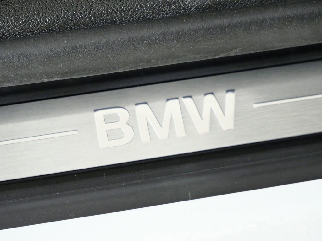 Thumbnail: 2026 BMW 3 Series - 16