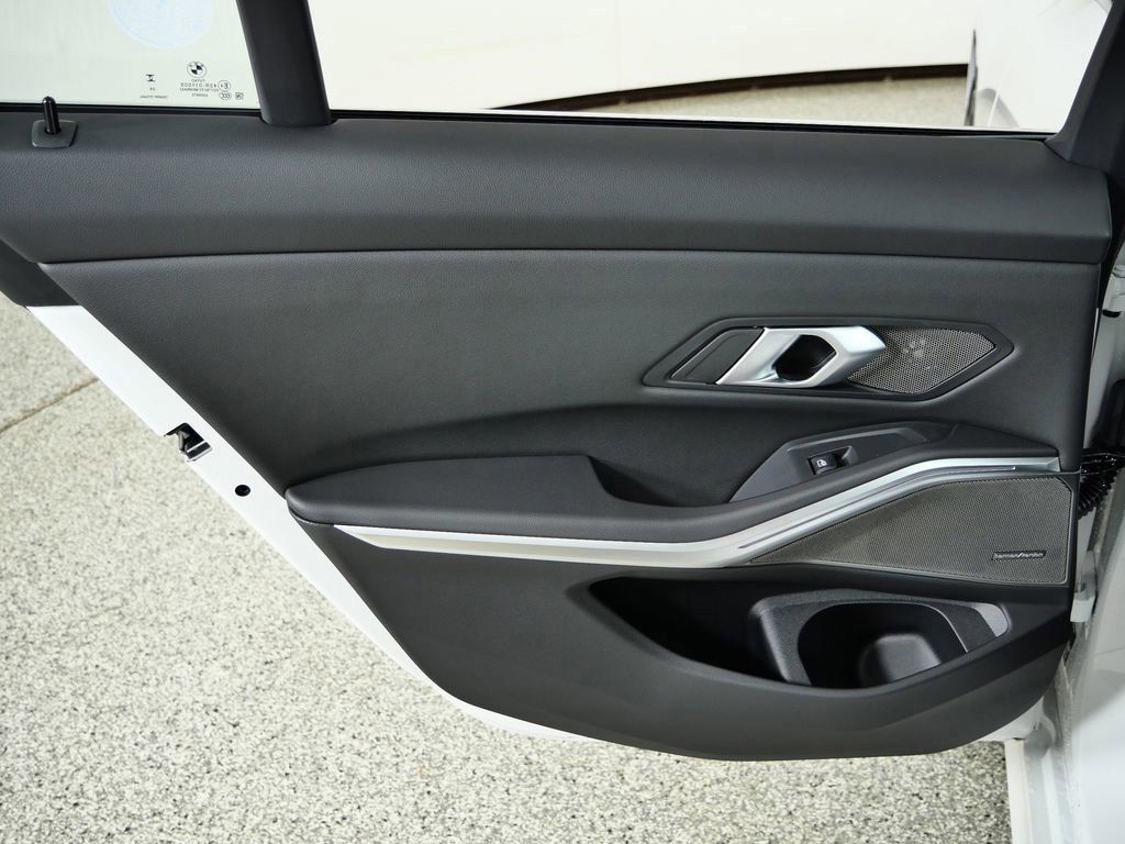 Thumbnail: 2026 BMW 3 Series - 32