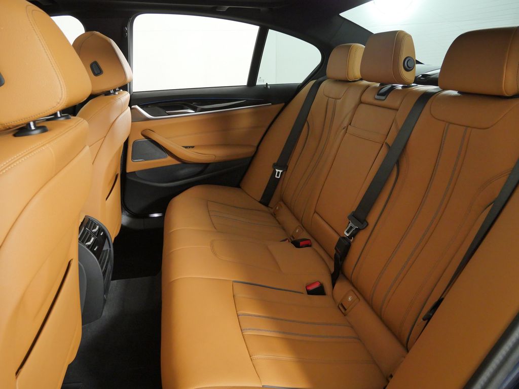 Thumbnail: 2023 BMW 5 Series - 36