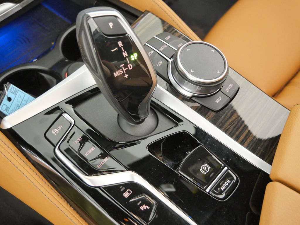 Thumbnail: 2023 BMW 5 Series - 13